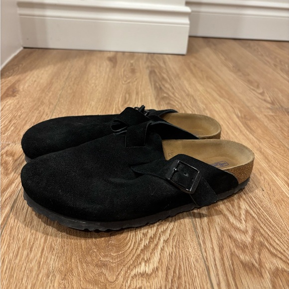 LIKE NEW Birkenstock Black Suede Boston - Picture 2 of 5
